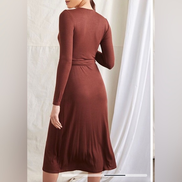 Midi Wrap Dress 🤎 - Picture 3 of 3